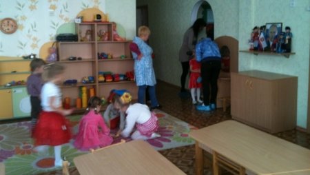 В детских садах Крыма, стоят портреты Путина