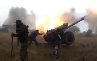 Террористы ведут огонь по позициям украинских военных. Видео