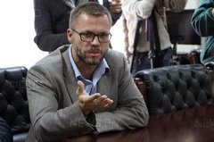 Соперник новоиспеченного нардепа Вадатурского заявил, что на того завели дело за подкуп избирателей