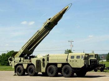 Украинские военные установили на передовой тактические ракеты "Скад"