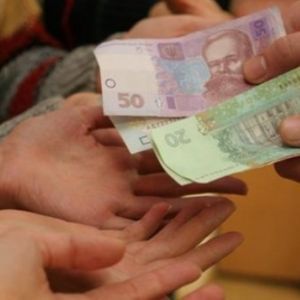 "Количество льготников в Украине нужно сокращать едва ли не на половину", - Яценюк