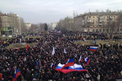 Митинги на Востоке Украины очень изменились: раньше кричали "власть народу" а теперь "дайте кусок хлеба". Видео
