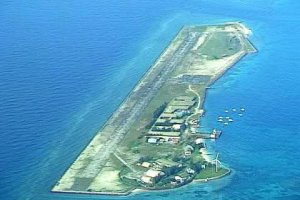 Китай строит военный аэродром на спорной территории