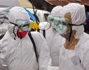 Медики в Западной Африке сетуют на нехватку защитной экипировки от Эболы