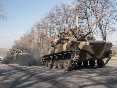 Боевики в панике - колонна украинской бронетехники и вертолеты приближаются к Донецку