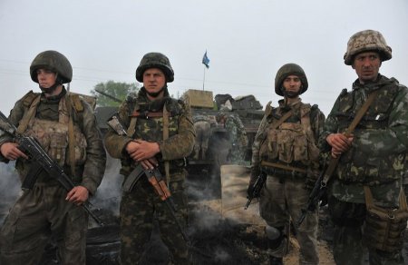 Зафиксировано некоторое оживление действий боевиков на юге Донецкой области. За последние сутки погибли 6 бойцов АТО, ранены 10