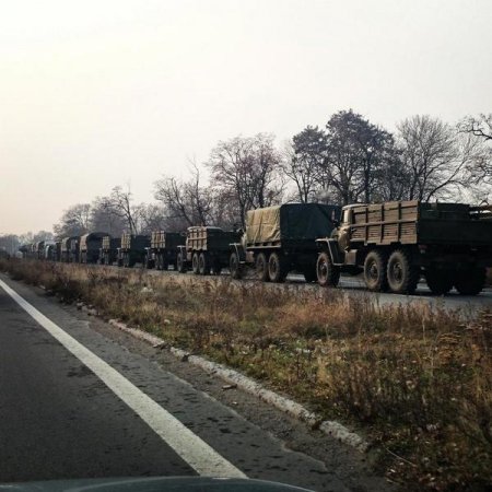 Колонна военной техники из России в Донецке. Видео