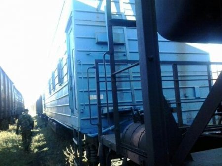 На железнодорожной станции вблизи Дебальцево боевики заминировали цистерны с горюче-смазочными материалами, - МВД. Фото