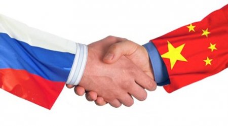 Союз России и Китая могут обвалить доллар