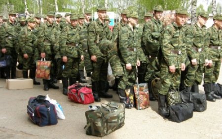 Война или просто осторожность? Всех военнообязанных Севастополя собирают в военкоматах