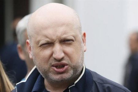 А.Турчинов зарегистрировал постановление об отмене закона о специальном статусе Донбасса