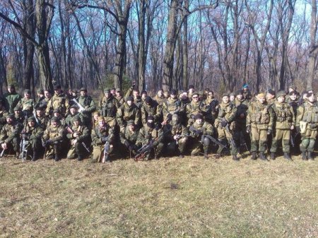 Под Счастье прибыли укомплектованные российские наемники. Фото Под Счастье прибыли укомплектованные российские наемники. Фото