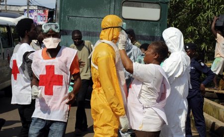 Почти 5 тыс. человек умерли в 8 странах от вируса Эболы