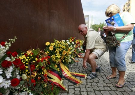 Германия отмечает  25-летие падения Берлинской стены 