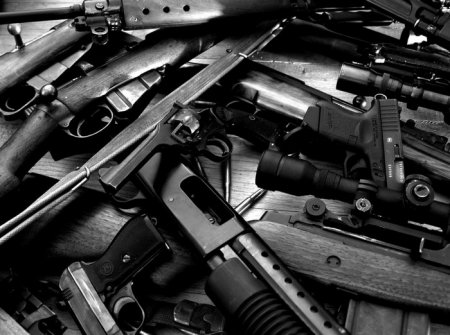 Чёрный рынок "кишит" оружием доставленным из зоны АТО