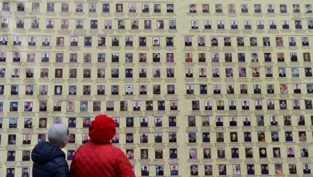 В Киеве появилась стена памяти бойцов, погибших в зоне АТО (ФОТО)