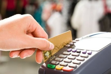 НБУ: Эквайеры должны обеспечивать торговцу возможность установления одного платежного устройства, которое принимает электронные платежные средства как минимум трех платежных систем