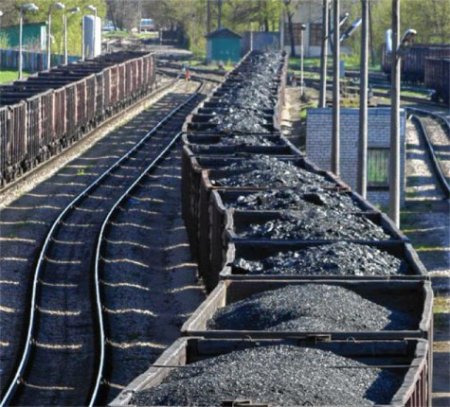 Порошенко разрешил покупать уголь у России