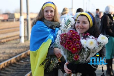 В Херсоне встречали героев-авиаторов (Фото) В Херсоне встречали героев-авиаторов (Фото)