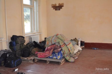 Украинские военные не захотевшие вернутся в зону АТО, живут как бомжи в Закарпатье