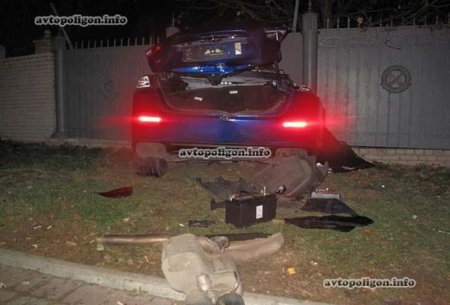 ДТП: В Киеве двух молодых парней на Maserati разорвало на части