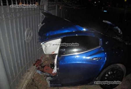 ДТП: В Киеве двух молодых парней на Maserati разорвало на части ДТП: В Киеве двух молодых парней на Maserati разорвало на части