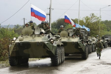 Россия продолжает перебрасывать в Украину военную технику - МИД 