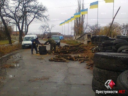 Нардеп Бриченко привез бойцам, на блокпосты, необходимое продовольствие (Фото)