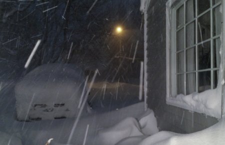 В штате Нью-Йорк - ЧП из-за снежной бури. Фото. Видео