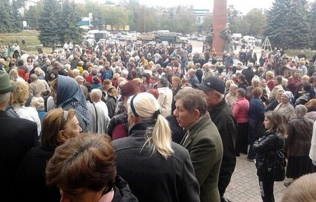 Террористы ДНР завтра соберут пенсионеров на площадях