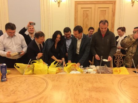 Сегодня в Киеве подписали коалиционное соглашение. Фото