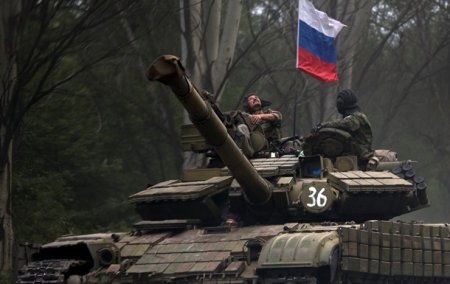 Боевики перебросили к аэропорту Донецка 10 танков