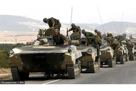 В сторону Луганска направляются 20 российских танков В сторону Луганска направляются 20 российских танков