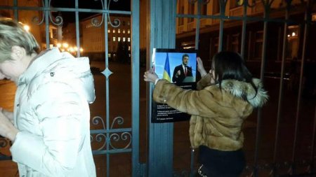 Автомайдан приехал к Порошенко (Фото) Автомайдан приехал к Порошенко (Фото)