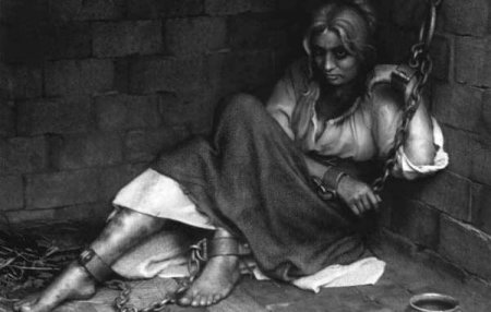 Девушку пытали за то, что она в Донецке помогала украинской армии Девушку пытали за то, что она в Донецке помогала украинской армии