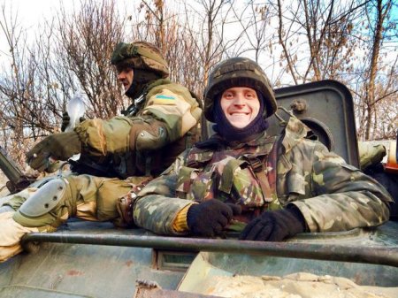 Защищающая Донецкий аэропорт 95-я аэромобильная бригада провела ротацию