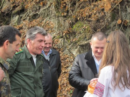 На Раховщине открыли новую лесную дорогу стоимостью почти в полмиллиона грн (Фото)