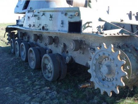 Останки украинских военнослужащих на Донбассе и подбитая техника. Фото Останки украинских военнослужащих на Донбассе и подбитая техника. Фото