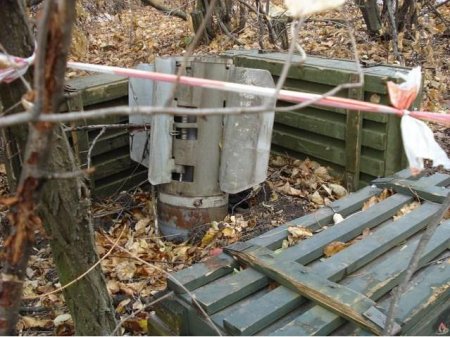 Останки украинских военнослужащих на Донбассе и подбитая техника. Фото Останки украинских военнослужащих на Донбассе и подбитая техника. Фото