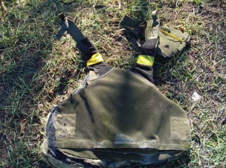 Останки украинских военнослужащих на Донбассе и подбитая техника. Фото Останки украинских военнослужащих на Донбассе и подбитая техника. Фото