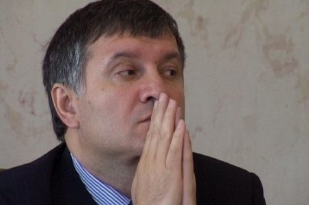 Порошенко и Яценюк делят должность министра МВД Порошенко и Яценюк делят должность министра МВД