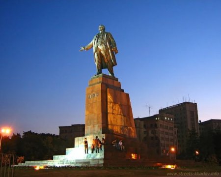 Возможно, памятник Ленину, с площади Свободы в Харькове вернут на место