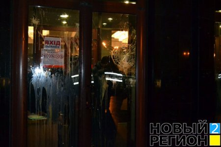 Концерт Ани Лорак - сорван, дворец «Украина» - изуродован. Фото. Видео