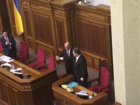 Яценюк останется премьер министром