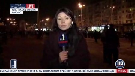 Под стенами киевского Дворца "Украина" - второй день эпопеи под названием "Нет концерту Ани Лорак". Видео