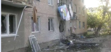 В результате обстрелов практически уничтожен город Красногоровка под Донецком. Видео