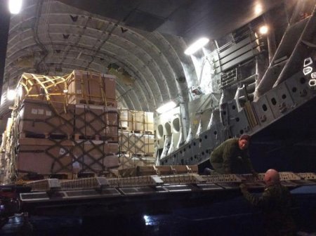 Сегодня в Борисполь прибыл самолет ВВС Канады с военной помощью на борту. Фото