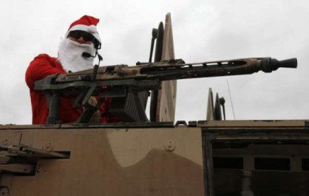 «Дед Мороз» в Днепропетровске собирает подарки для бойцов и отправляется на передовую