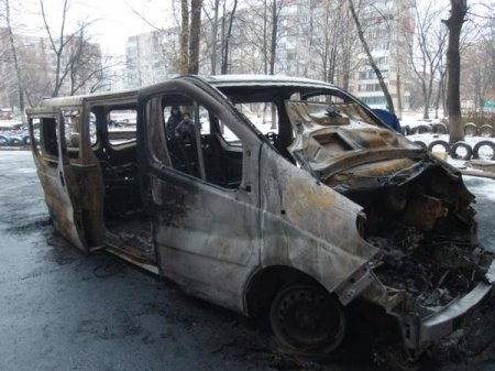 В Макеевке Донецкой области устроили "салют" из микроавтобуса боевиков, но им это не понравилось. Фото. Видео