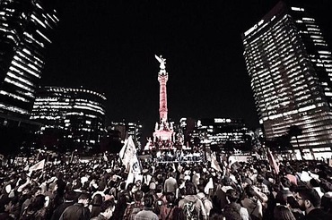 В Мексике антипрезидентский митинг закончился погромами и столкновениями с полицией